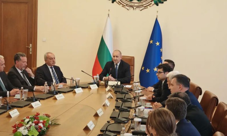 Радев назначи двама нови зам.-министри