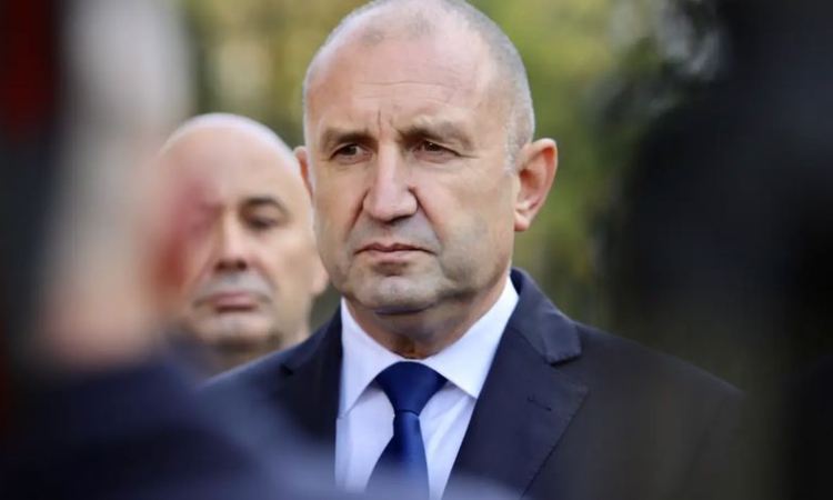 Румен Радев от Франция: Трябва да има смяна на цялостната политика на Европа по отношение на конфликта в Украйна