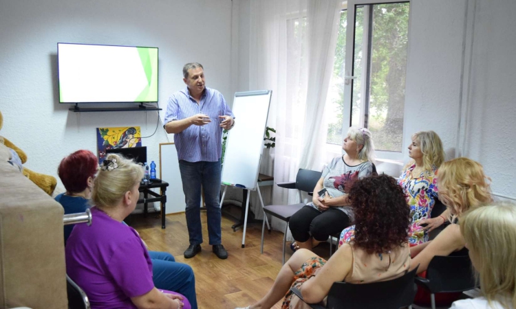 Хората зад грижата: Две обучения, които инвестират в най-ценния ресурс – човека