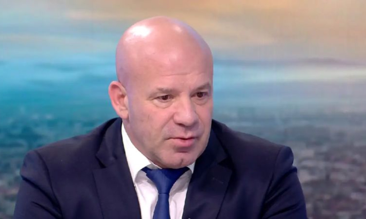 Министър Керязов с разкрития за спортните бази у нас: В Зимния дворец няма лед, а търговци ползват обекти без да плащат наеми